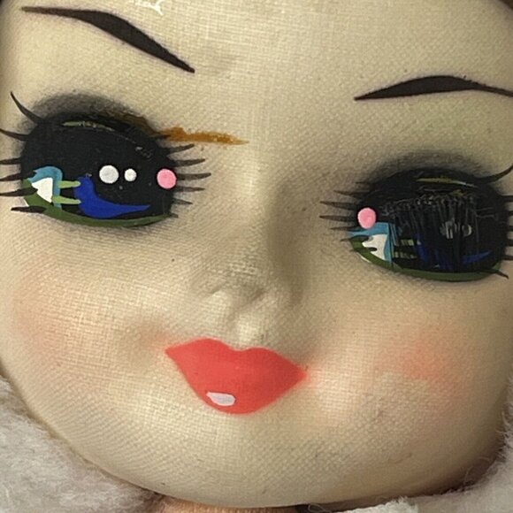 Artmark 1977 Boudoir 15" Big Eyes Christmas Doll Red Dress Victorian Vtg Korea - Picture 16 of 16